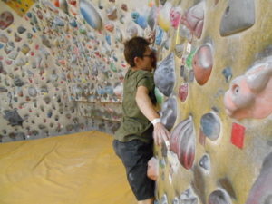 o1600120013800310818