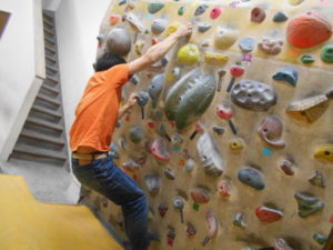 o1600120013822080373